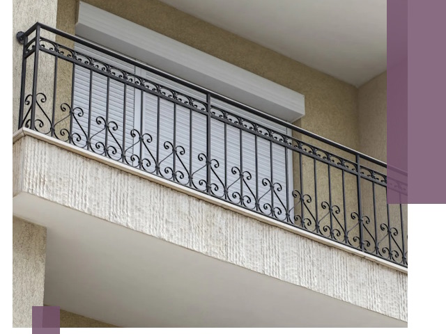 Балконные ограждения из металла и стекла в Темрюке для домов